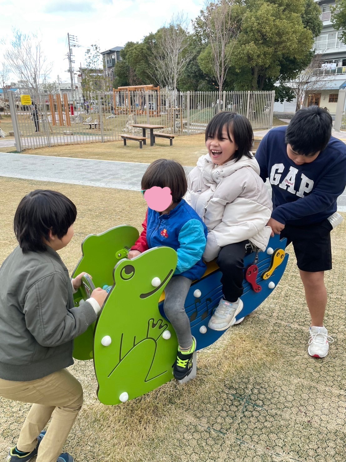 大阪市浪速区の放課後等デイサービスオハナピース大阪日本橋の世木公園へおでかけ